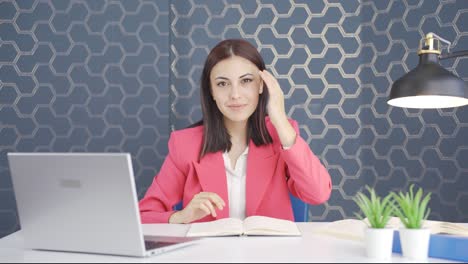 una joven y guapa mujer de negocios.