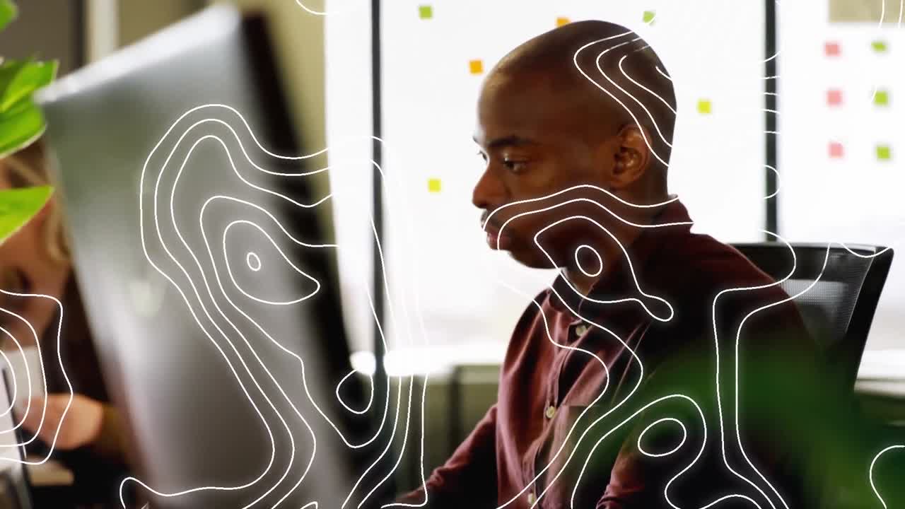 animación de las líneas del mapa sobre el hombre de negocios usando computadora