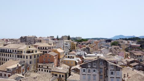 Vista-Aérea-Del-Horizonte-De-La-Ciudad-De-Corfú-En-La-Isla-De-Corfú,-Grecia