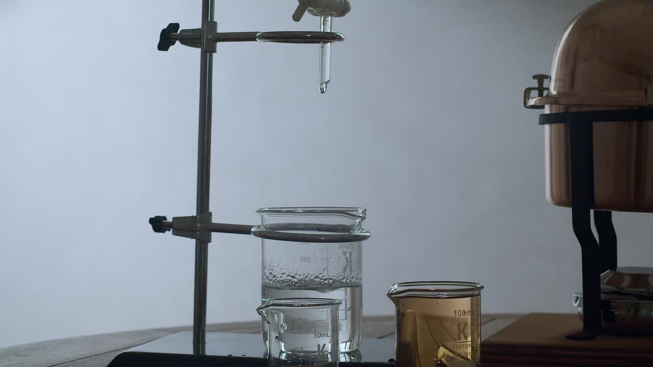 빈티지 실험실에서 화학 실험 준비