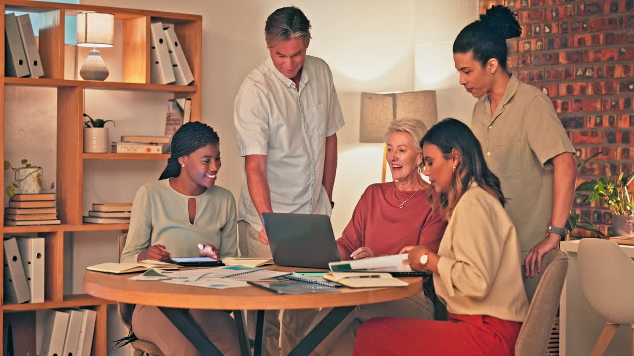 비즈니스 미팅, 컴퓨터 데이터