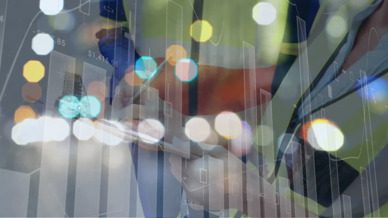 animación del procesamiento de datos sobre los trabajadores del almacén escribiendo en el clipboard en el centro de envío