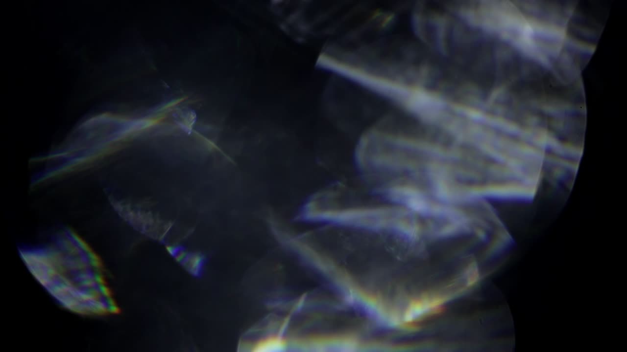 abstracto vidrio fugas de luz reflejos en fondo negro