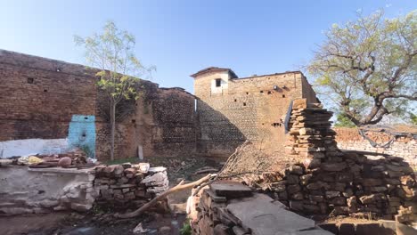 Wide-shot-of-Old-Historical-buildings-structure-called-havelis-in-a-rural-village-of-Gwalior-Madhya-Pradesh-India