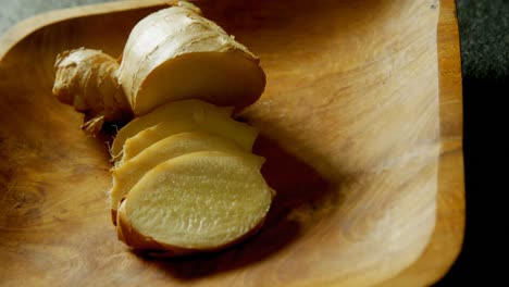 sliced ginger in a plate 4k