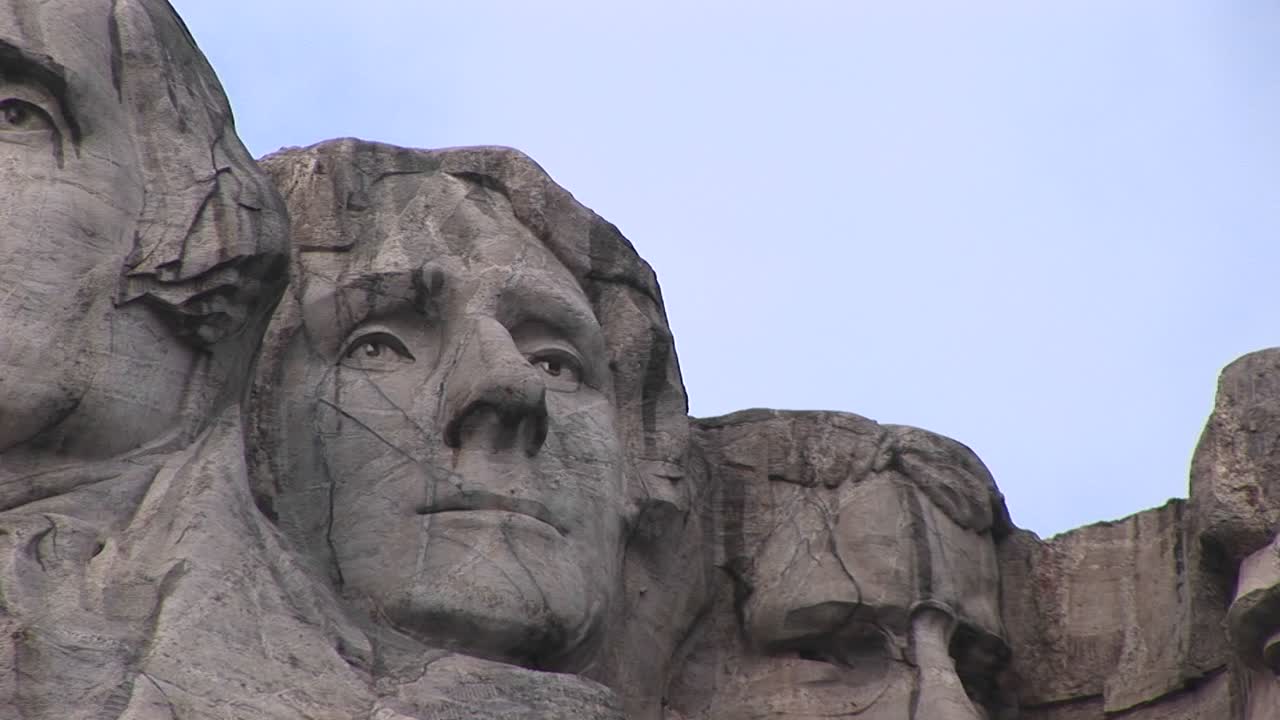 thomas jefferson aparece en este primer plano de mt rushmore