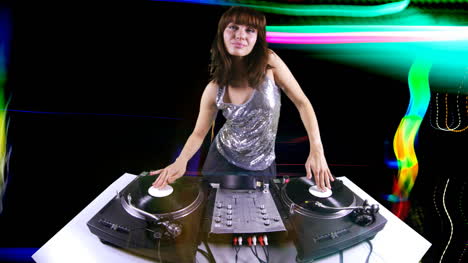 Mujer-joven-dj-05