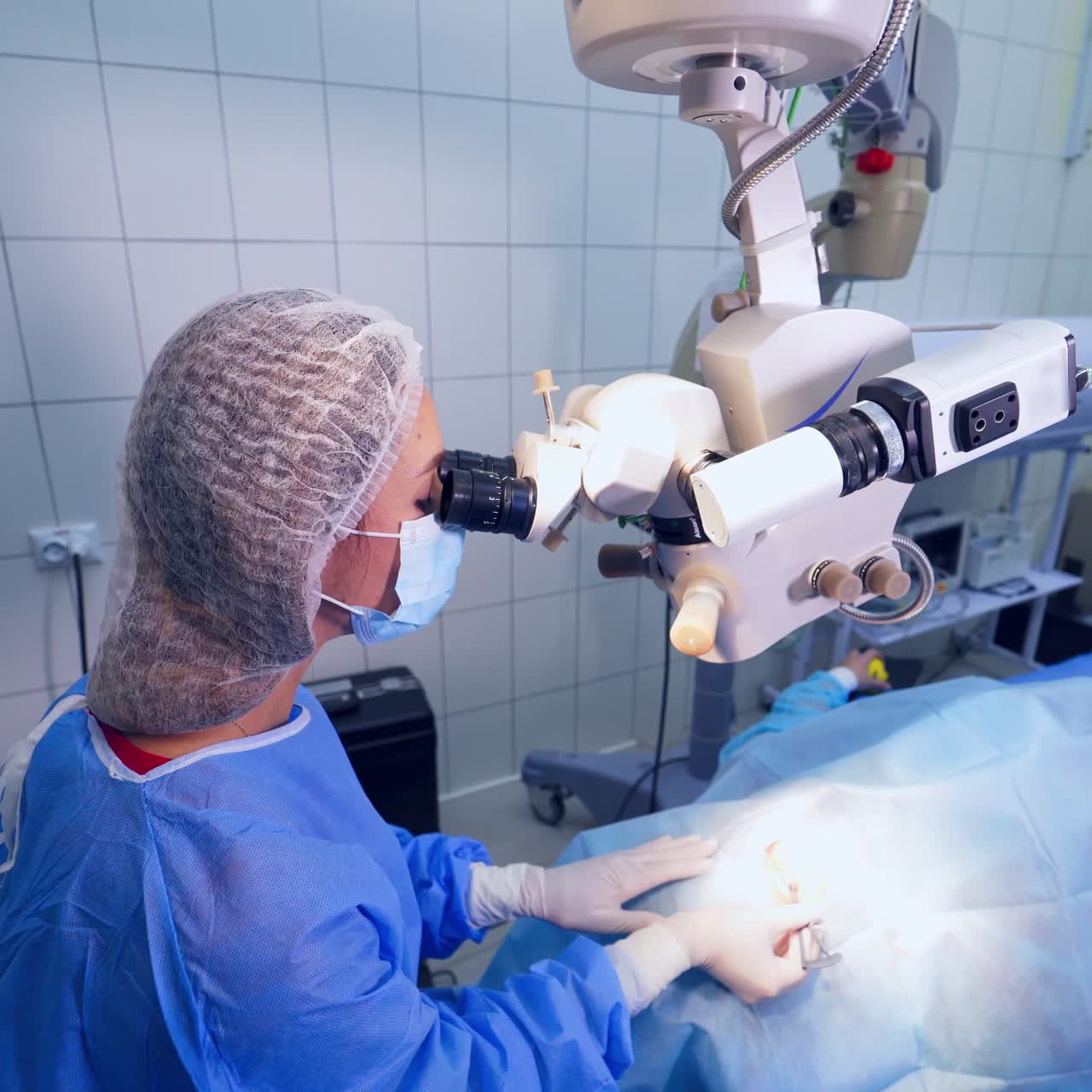 Ophthalmology laser microscope operation