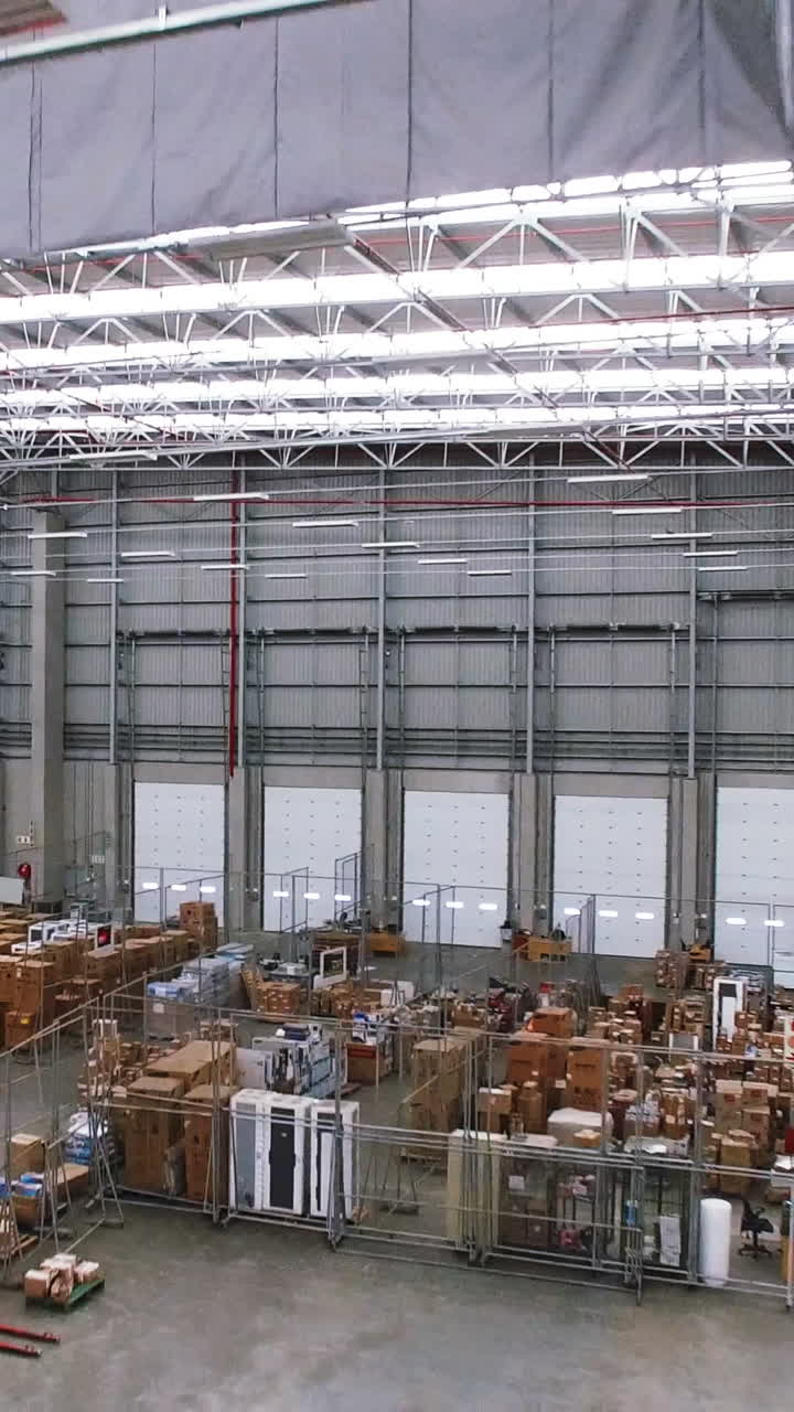 Nuevo espacio de almacén grande y moderno