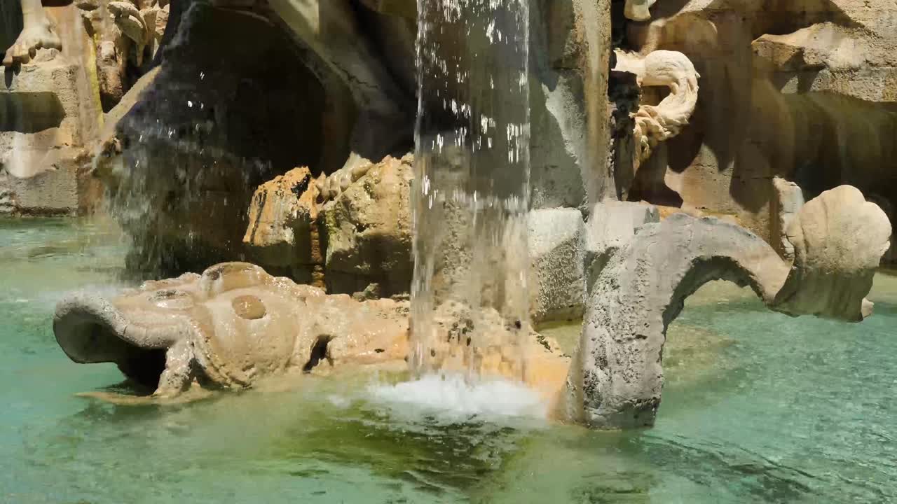 detalle de la fuente de los cuatro ríos por gian lorenzo bernini, roma, italia