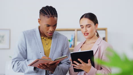 planificación, tableta digital y gente de negocios