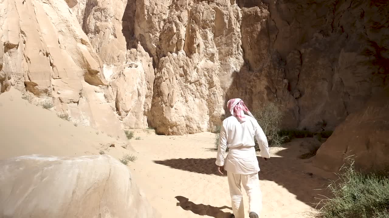 cañón de colores en dahab, conduciendo y explorando este hermoso cañón en egipto