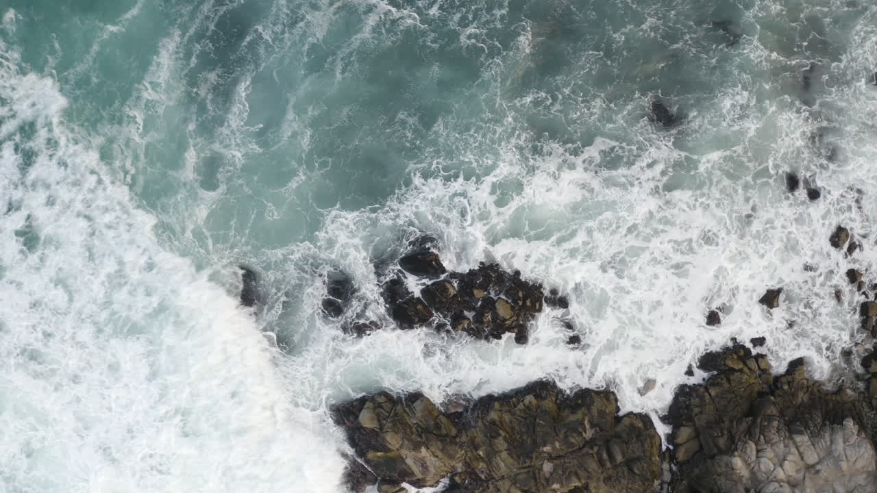 4K rising overhead corkscrew of big waves breaking on the California Coast