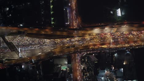 autopista de bangkok por la noche