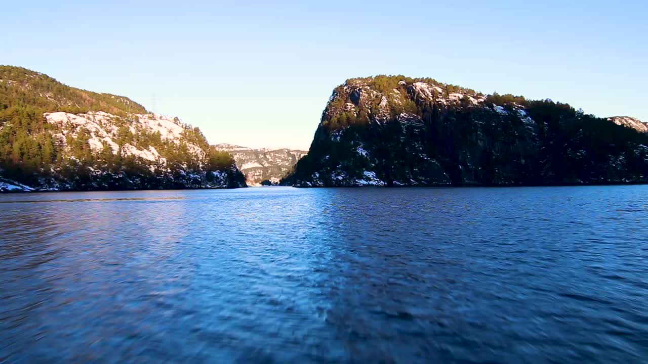노르웨이 베르겐 주변 피요르드에서 보트 타기