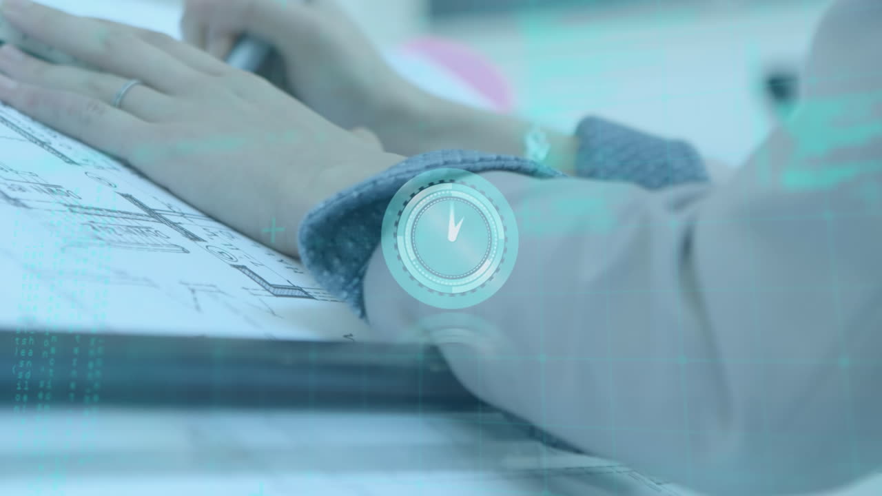 animación de procesamiento de datos y reloj sobre mujer de negocios caucásica con esquema
