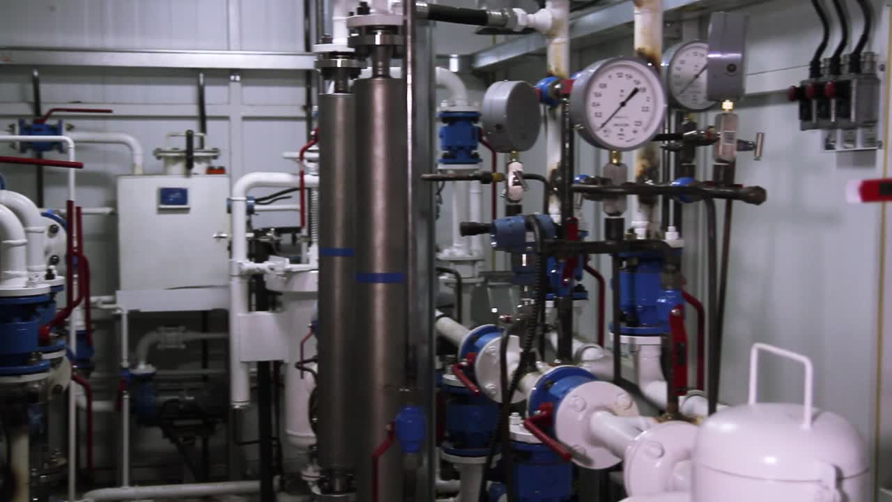 maquinaria industrial y tuberías