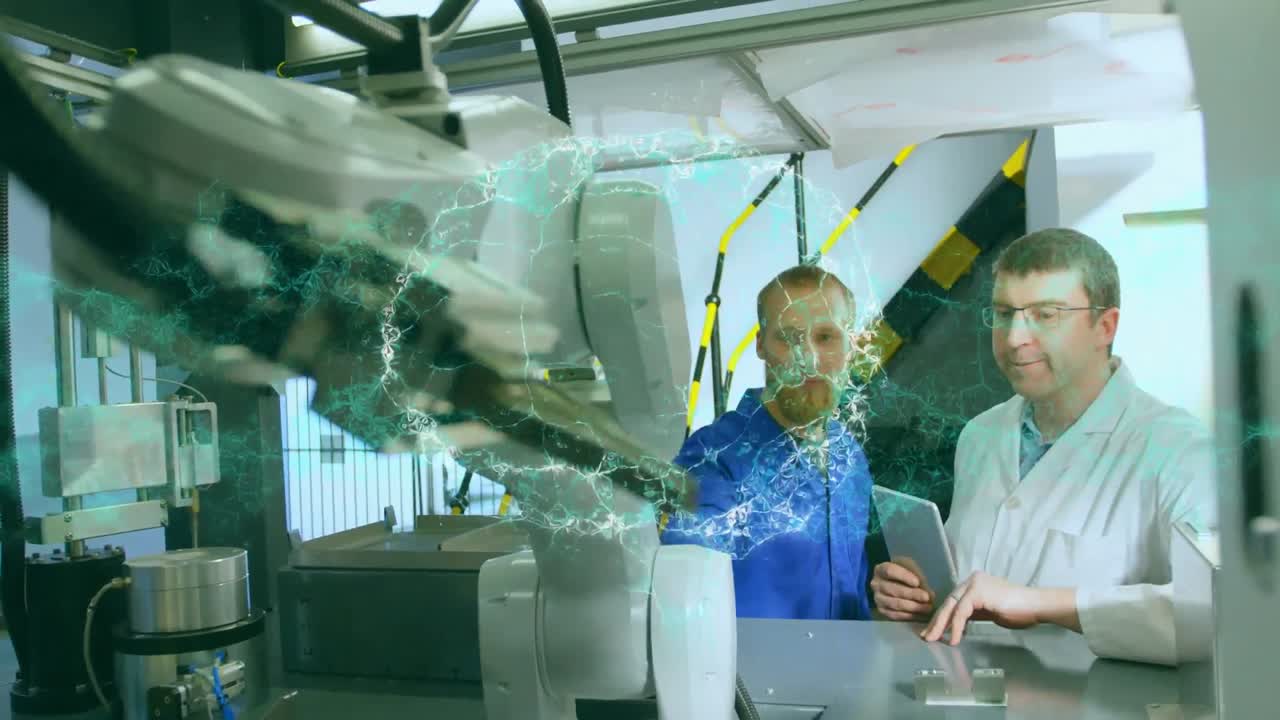 로과 태블릿으로 남성 과학자들을 중심으로 회전하는 인간의 뇌의 애니메이션