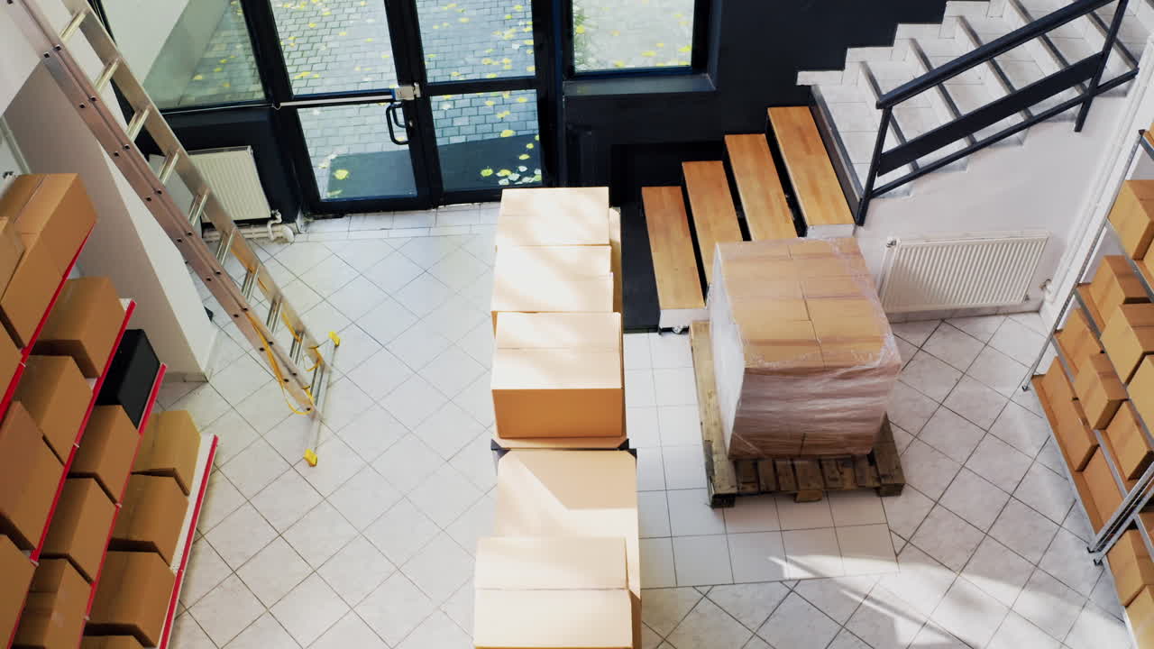 상자 가 있는 창고