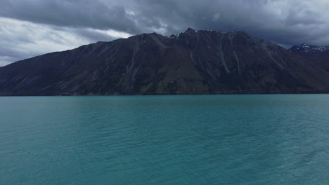 Drone-Alrededor-Del-Río-Godley-Y-El-Lago-Tekapo