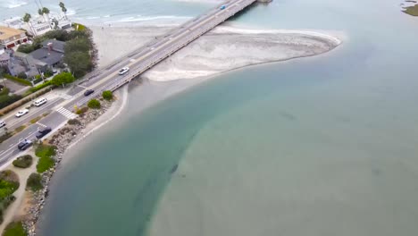 Vista-De-Dron-De-La-Playa-Y-La-Carretera-Delmar-Dog