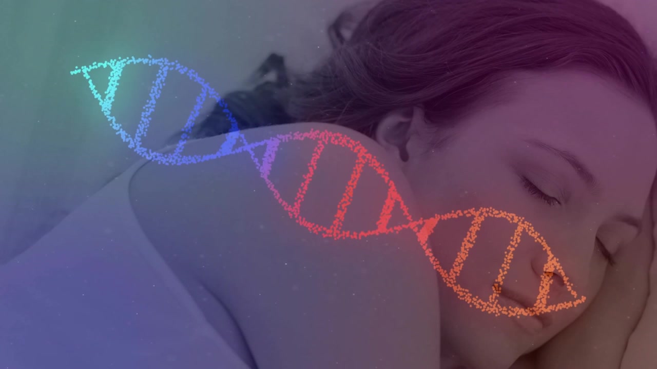 Donna che riposa sul letto, mostrando un'animazione di elica di DNA biotecnologica con una sovrapposizione di campo stellare fluttuante