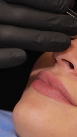eyebrow shaping procedure