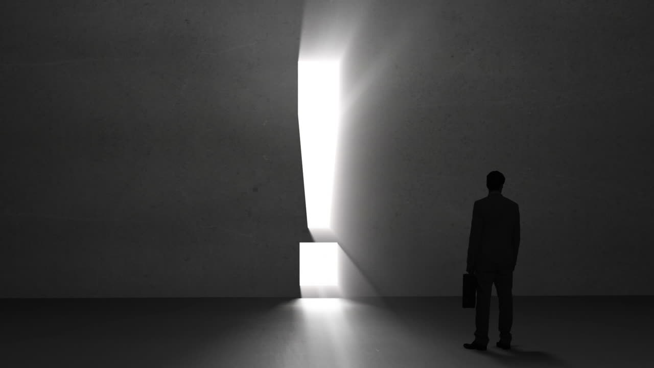 거대한 호평표를 바라보는 사업가