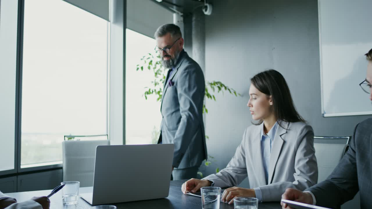 conflitto di riunione d'affari