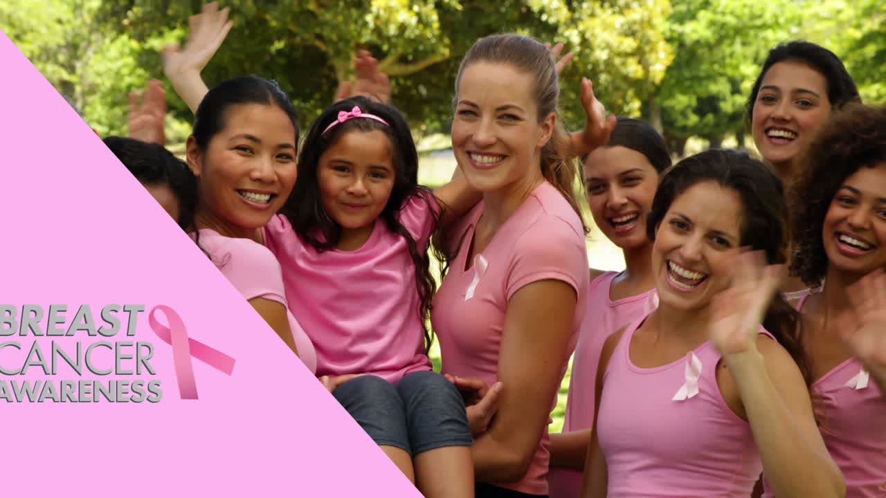 Animación de texto de concienciación sobre el cáncer sobre grupo de mujeres sonrientes
