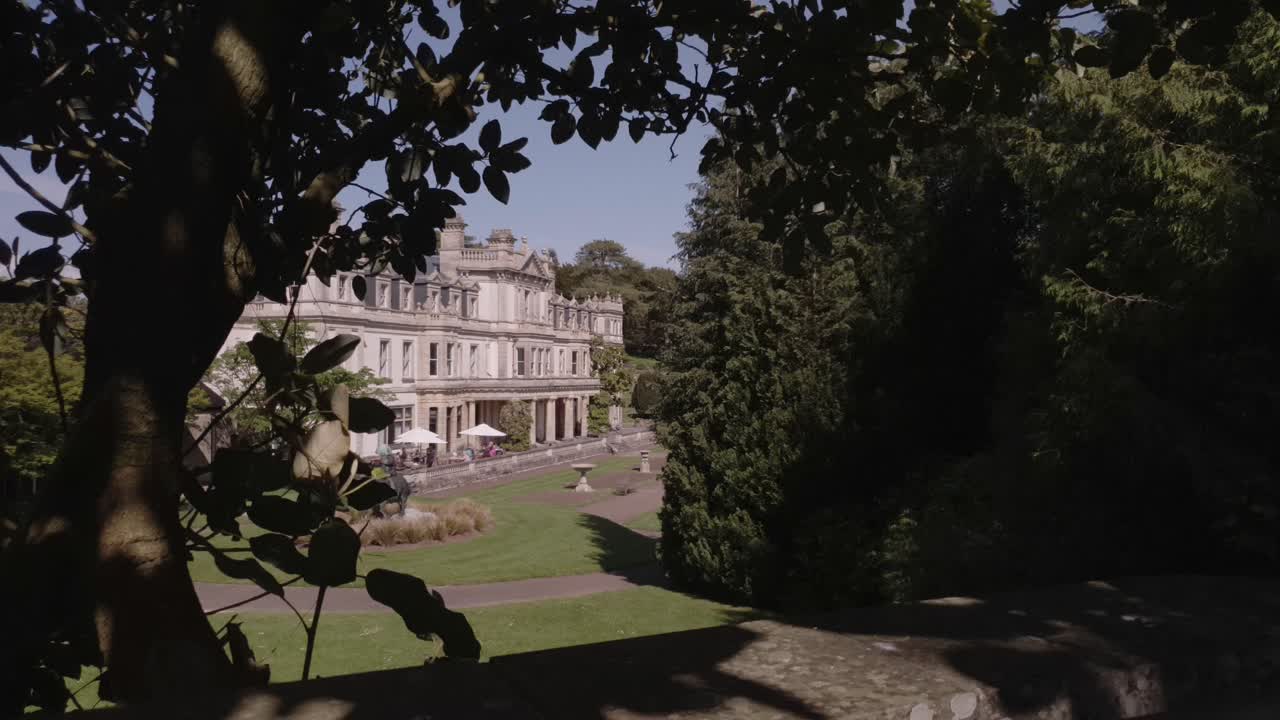 당당한 집 정원에서의 하루