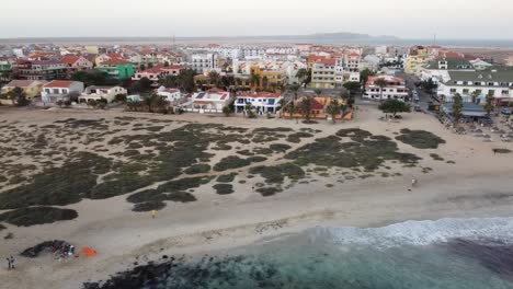 Drohnenflug-über-Den-Strand-Von-Santa-Maria-In-Sal