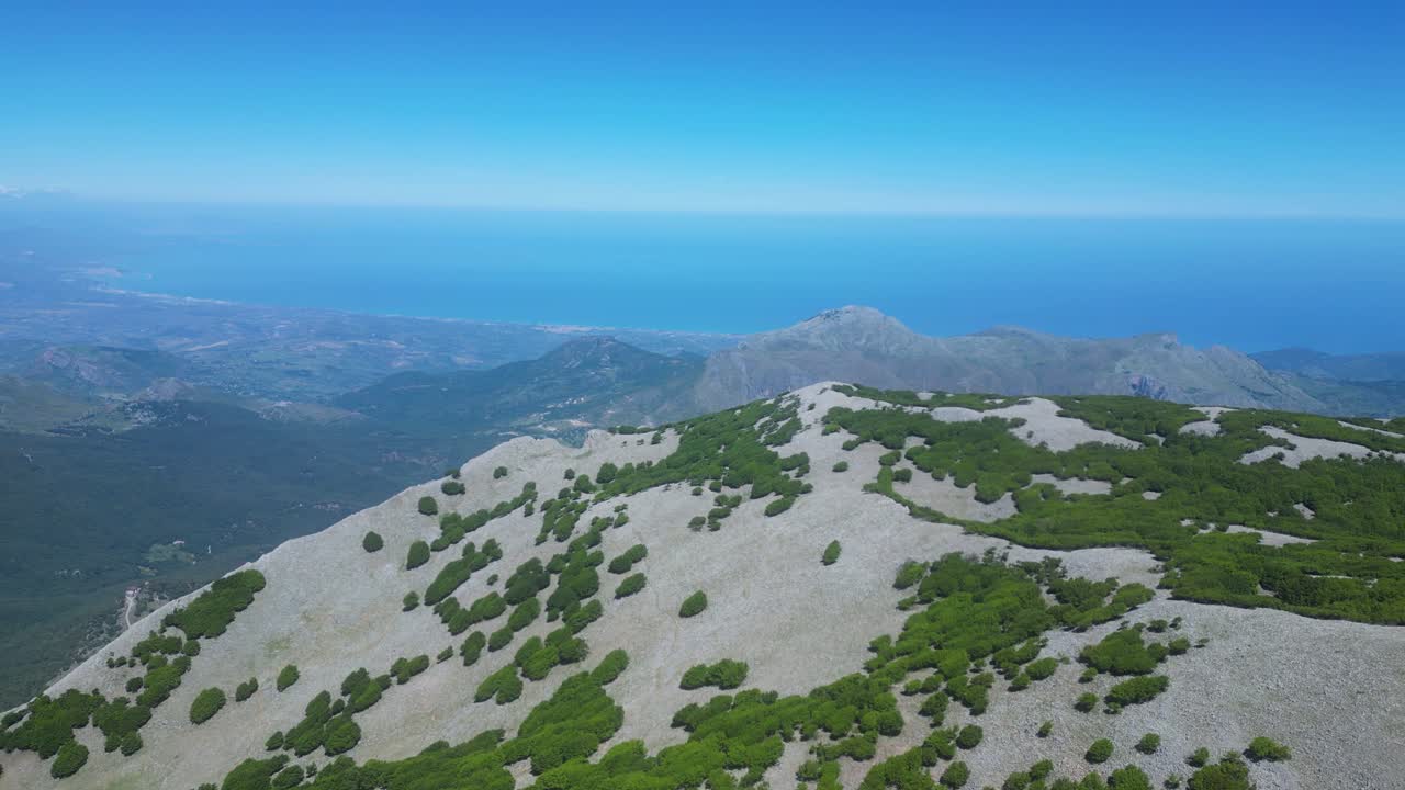 Aerial drone footage of Pizzo Carbonara, Sicily: high mountain peaks, rocky ridges and sweeping views over the Madonie. Perfect for nature, adventure and scenic landscape projects