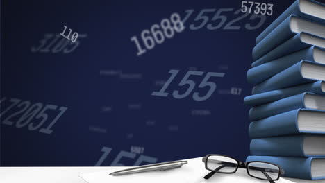 animación digital de gafas y pila de libros contra múltiples números cambiantes en un fondo azul
