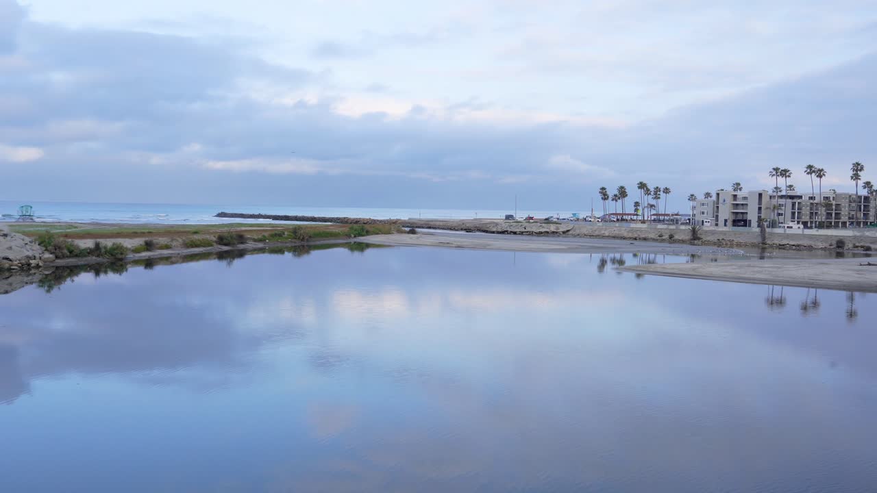 oceanside, california en una mañana nublada