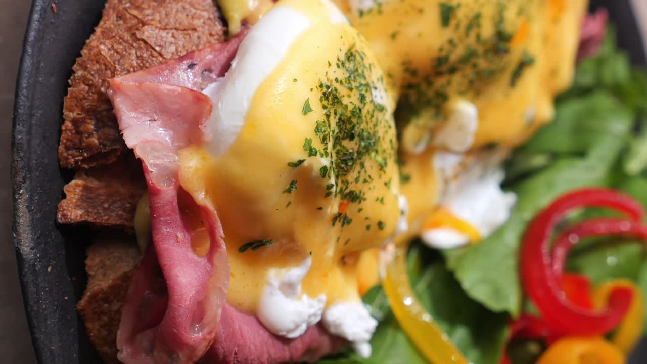 Uova Benedict Brunch