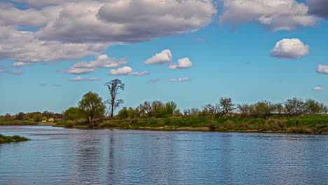 lapso de tiempo del río lielupe en letonia