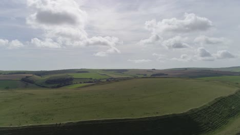 Seguimiento-Aéreo-Desde-El-Borde-De-La-Muralla-Norte-Del-Castillo-De-La-Doncella-Para-Revelar-El-Tamaño-Y-La-Grandeza-De-La-Colosal-Estructura