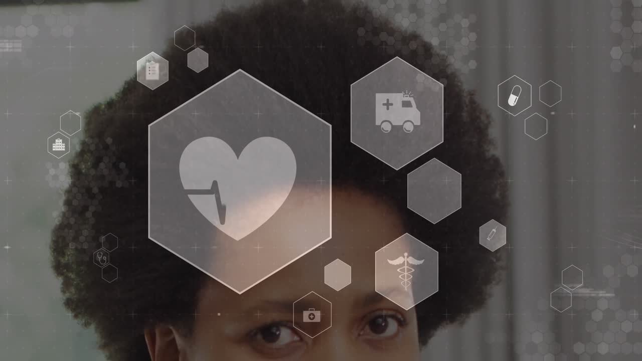 Animação de ícones médicos caindo sobre médica afro-americana