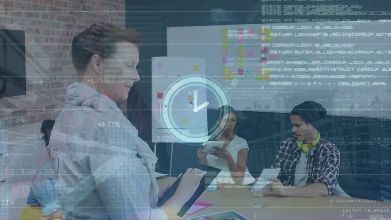 animación del procesamiento de datos sobre diversas personas de negocios que trabajan en la oficina