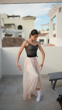 bailarina de ballet en el techo