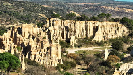 Obra-De-Arte-De-Erosion-Expuesta-En-Ille-sur-têt.