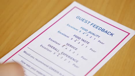 tarjeta de comentarios de los huéspedes del restaurante