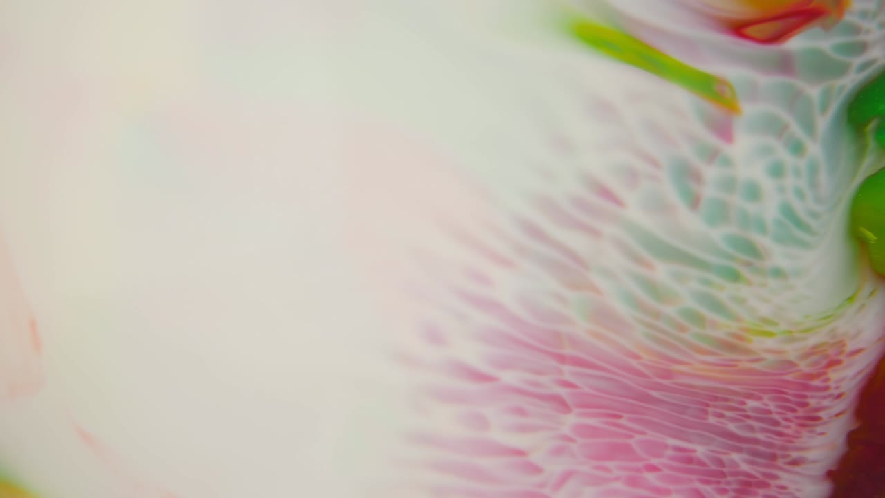 mezcla de colores de pinturas, fondo abstracto de formas morphing. increíbles imágenes en movimiento creadas por tintes giratorios.