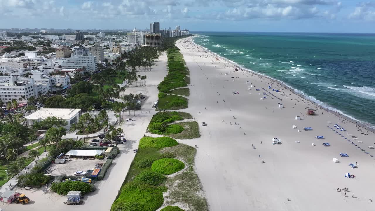 playa de miami, océano, arena y centro de la ciudad.