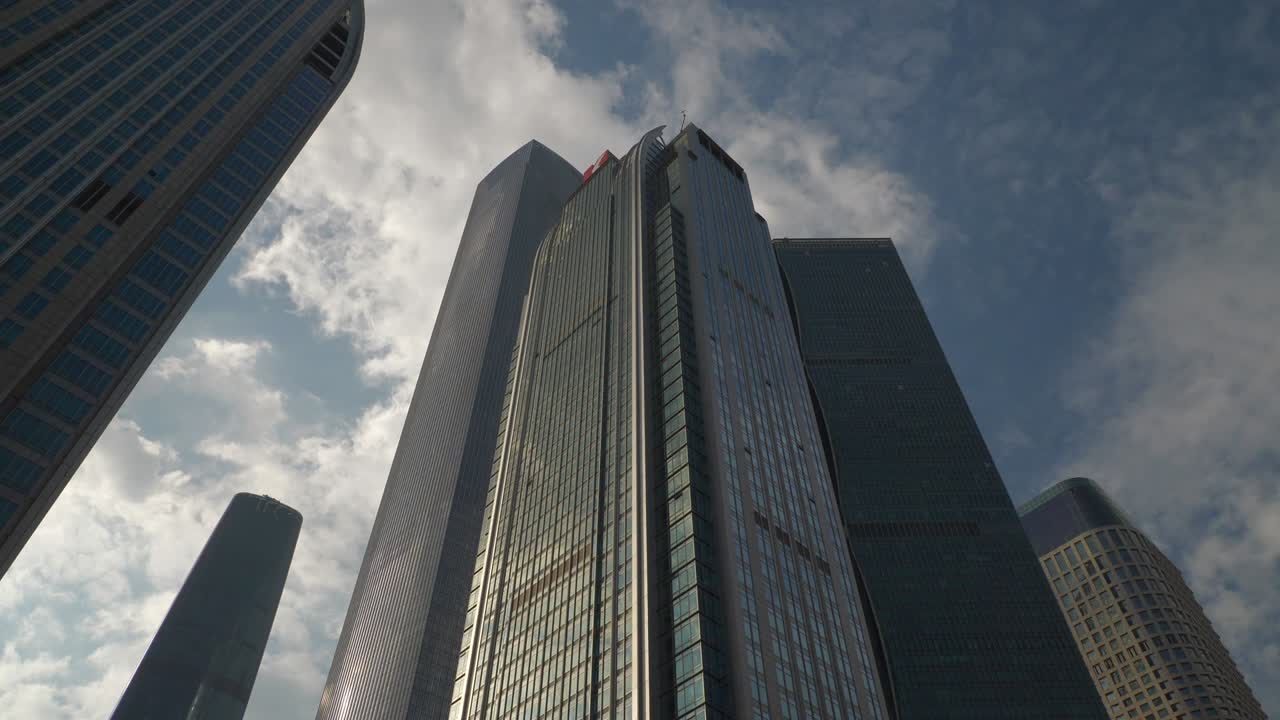 hora de puesta de sol ciudad de guangzhou tráfico en el centro de la calle cámara lenta panorama 4k china