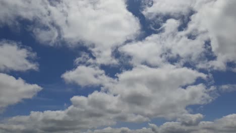 Cielo-De-Verano-Nube-De-Lluvia-Lapso-De-Tiempo-A-Media-Tarde