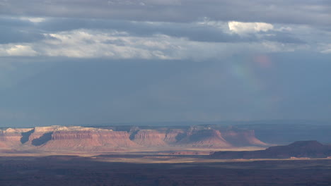 Una-Vista-Panorámica-De-La-Región-De-Canyonlands-En-El-Sureste-De-Utah