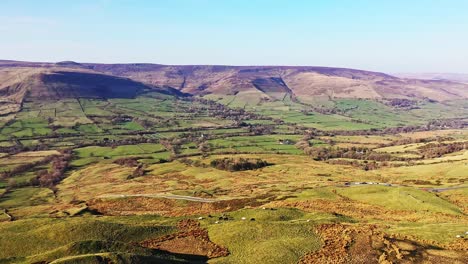 sobrevuelo aéreo rolling hills - peak district national park, inglaterra