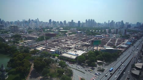 Panoramablick-Auf-Das-Stadtbild-Und-Die-Baustelle-In-Der-Metropole